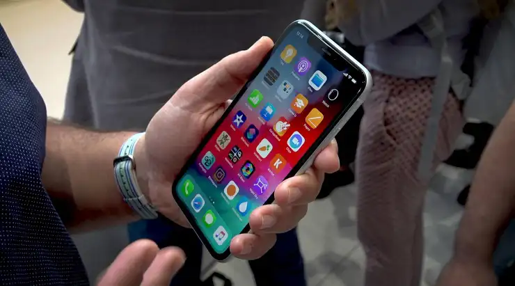 بررسی آیفون XR اپل